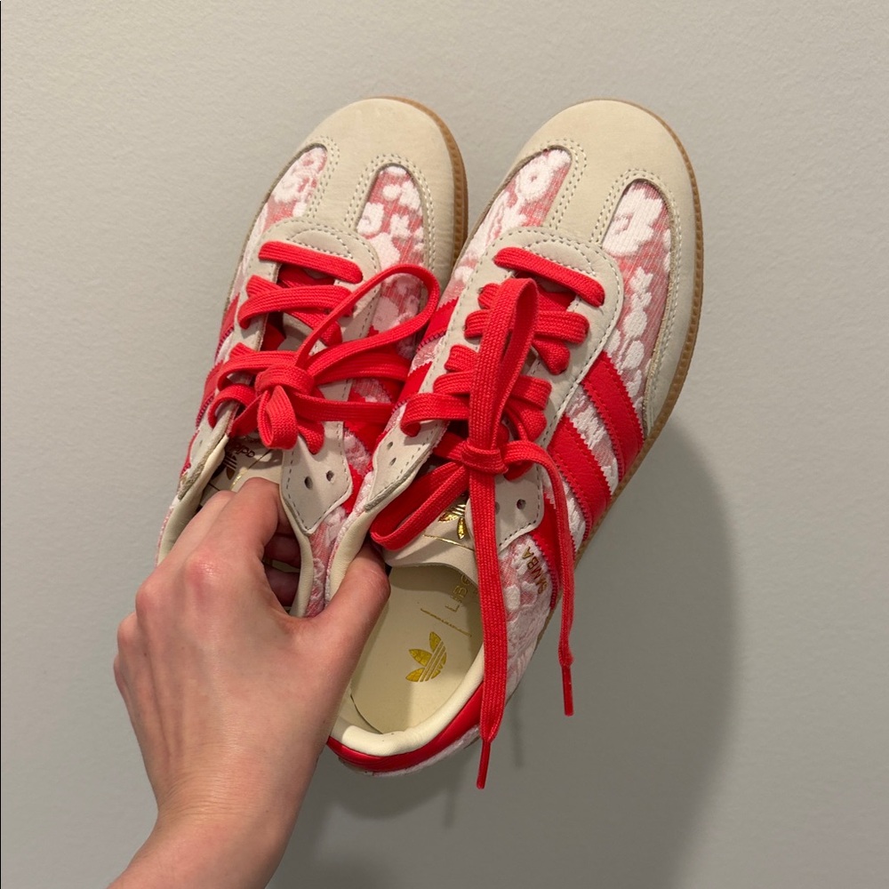adidas women’s liberty London samba Beige and Red Floral-Panel Sneakers